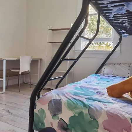 Mt Eden En Suite Rm4